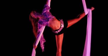 Aerial silk – legitimising displays of the genitals